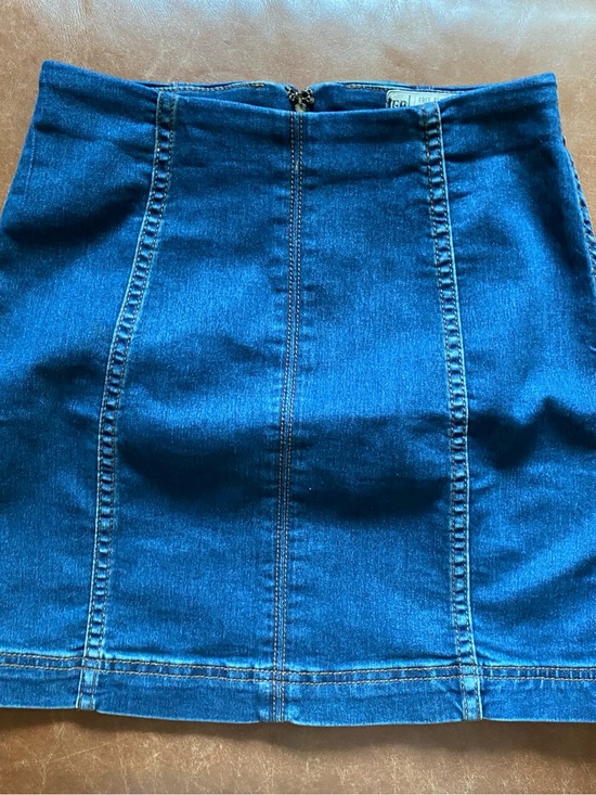 Free People Dresses & Skirts - Free People dark wash denim skirt. Size 2